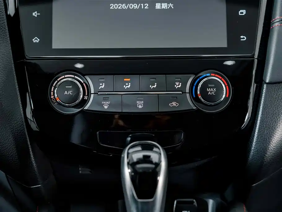 Nissan Qashqai — миниатюра 13