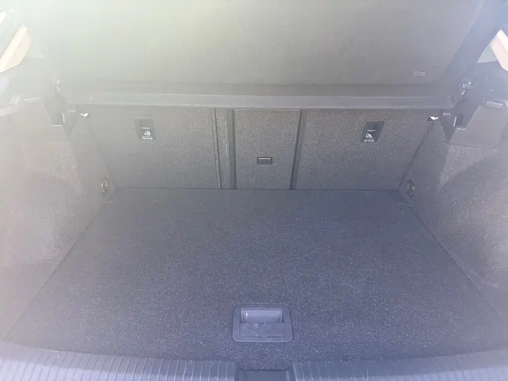 VOLKSWAGEN T ROC EXPLORING SONGS