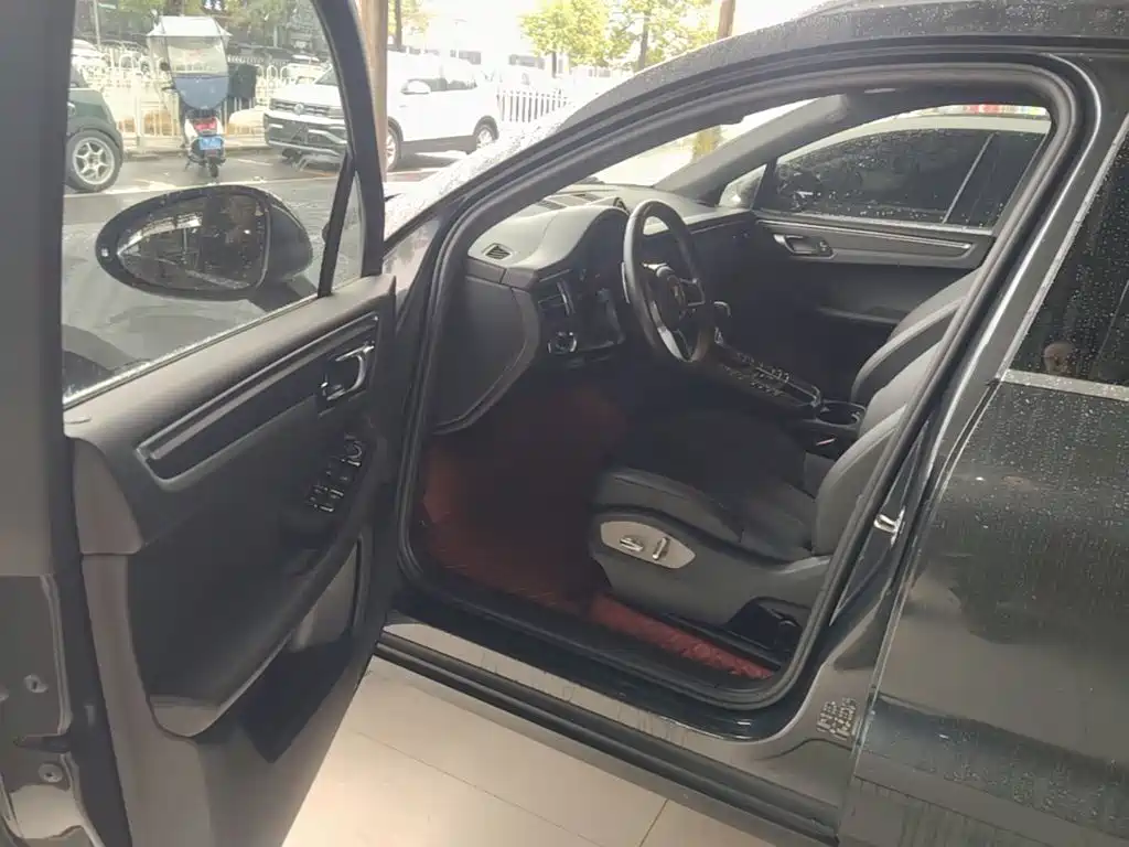 Porsche Macan — миниатюра 16