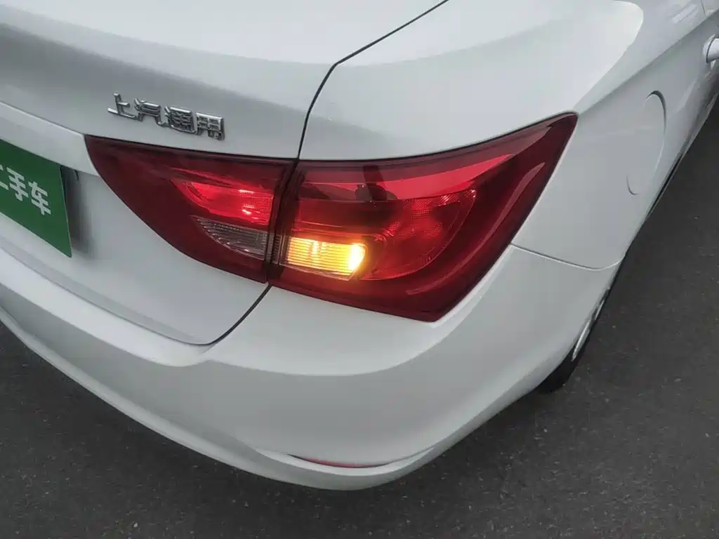 Buick Excelle — миниатюра 8