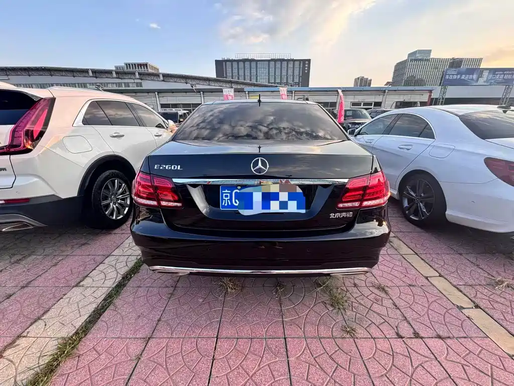 Mercedes-Benz E-Class — миниатюра 12
