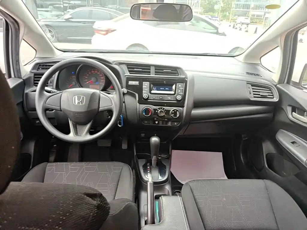 Honda Fit — миниатюра 10