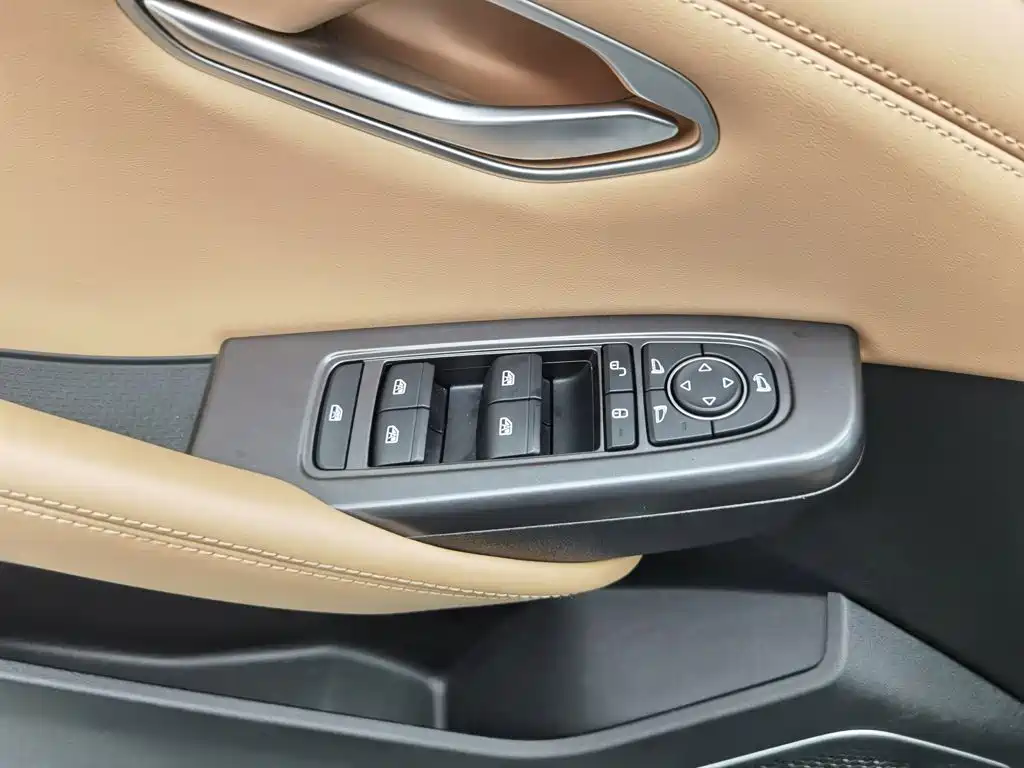 BYD L DM-i — миниатюра 9