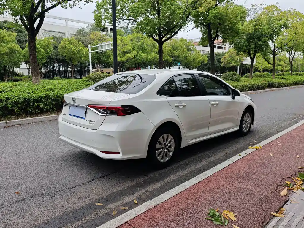 Toyota Corolla — миниатюра 10