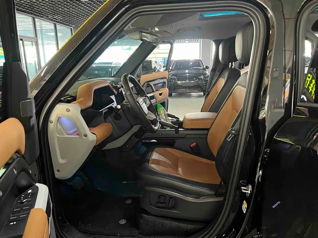 Land Rover Defender — миниатюра 5