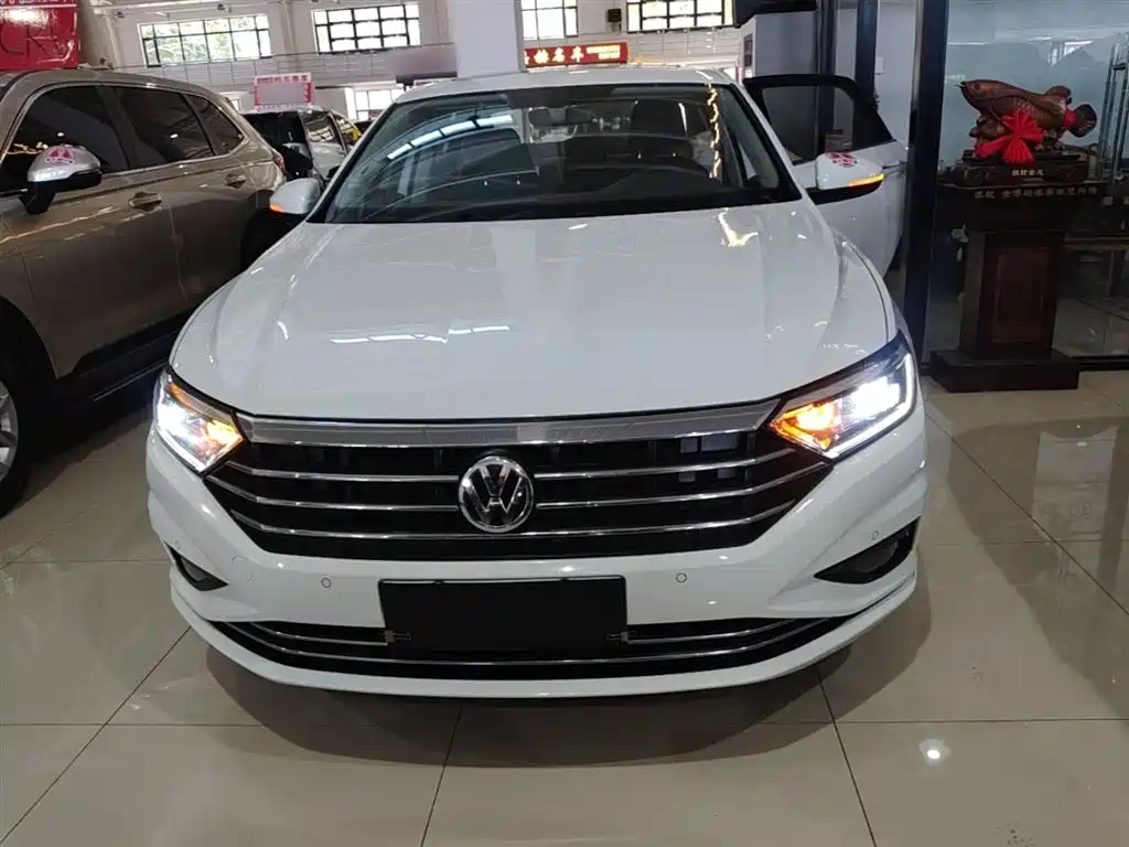 Volkswagen Sagitar