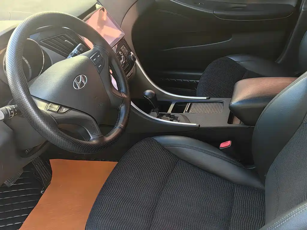 Hyundai Sonata — миниатюра 9