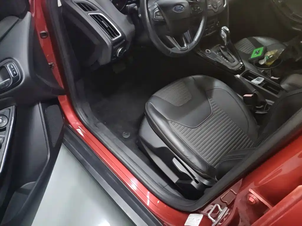 Ford Focus — миниатюра 16