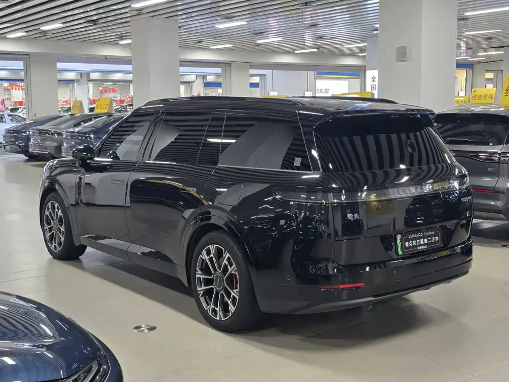 Lynk & Co 900 — миниатюра 15