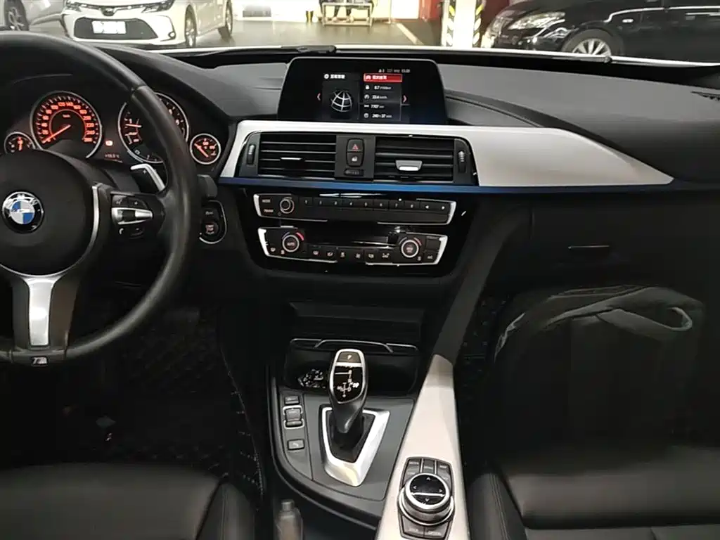 BMW 3 Series GT 3 GT 2018 320i M Sport