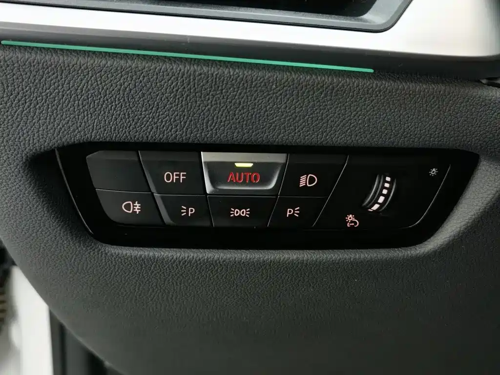 BMW 3 Series — миниатюра 21