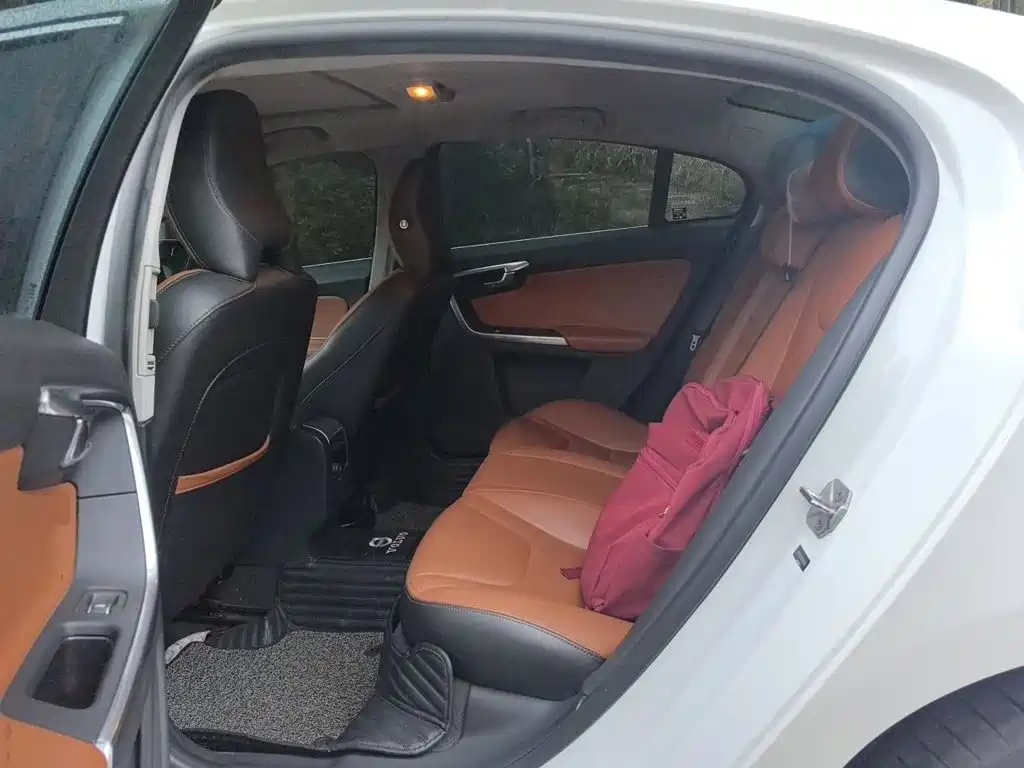 Volvo S60 — миниатюра 18