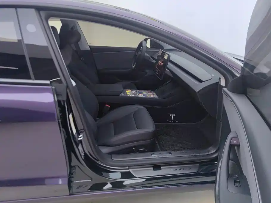 Tesla Model 3 — миниатюра 8