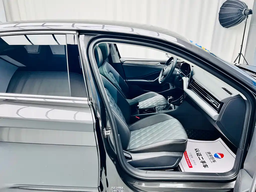 Volkswagen Sagitar — миниатюра 24