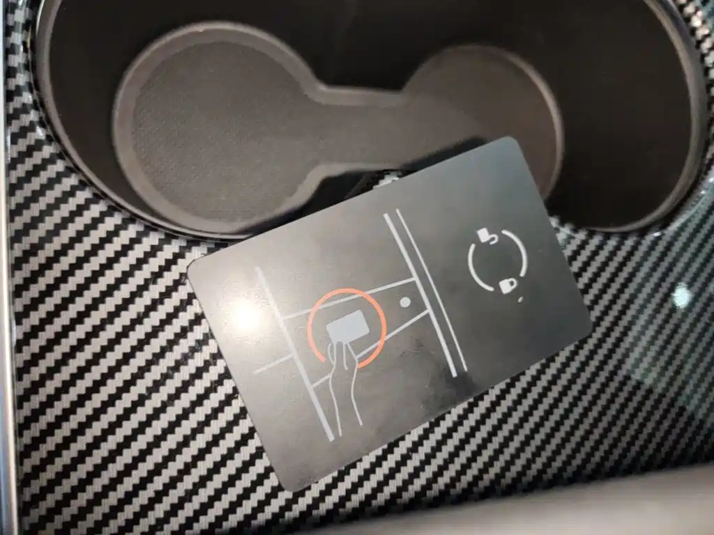 Tesla Model 3 — миниатюра 18