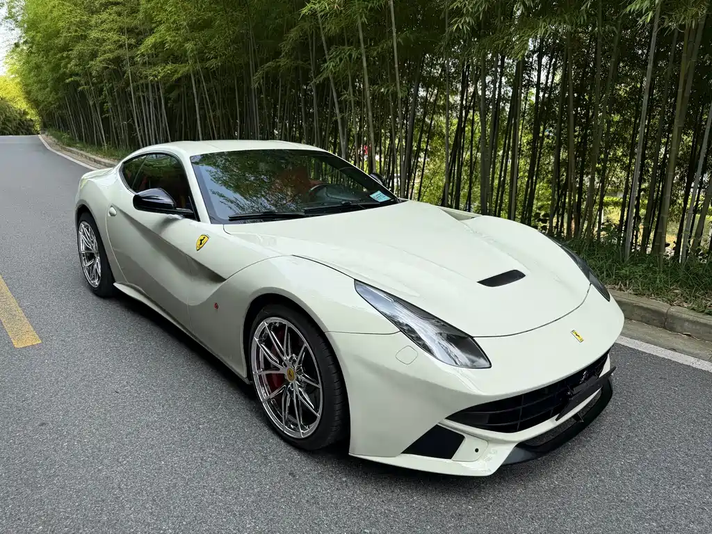 Купить Ferrari F12berlinetta