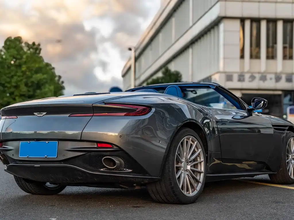 Aston Martin DB11 2019 4.0T V8 Volante