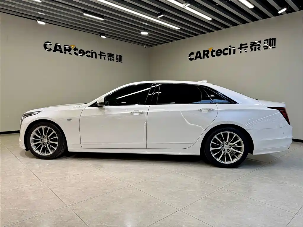 CADILLAC CT6