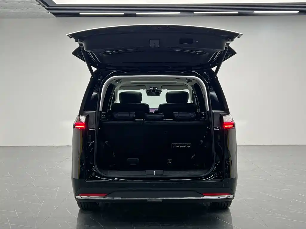GAC Motor Trumpchi E8 PHEV — миниатюра 10
