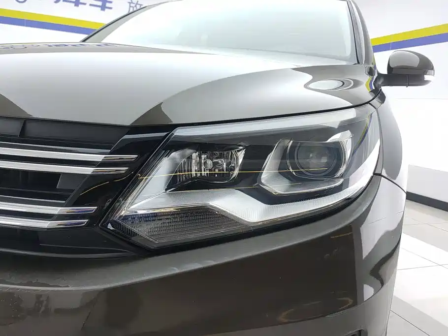 Volkswagen Tiguan — миниатюра 5