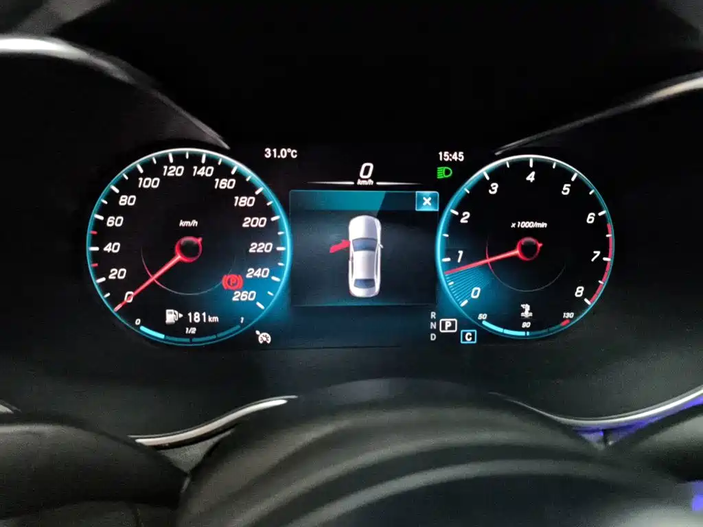 Mercedes-Benz C-Class — миниатюра 7