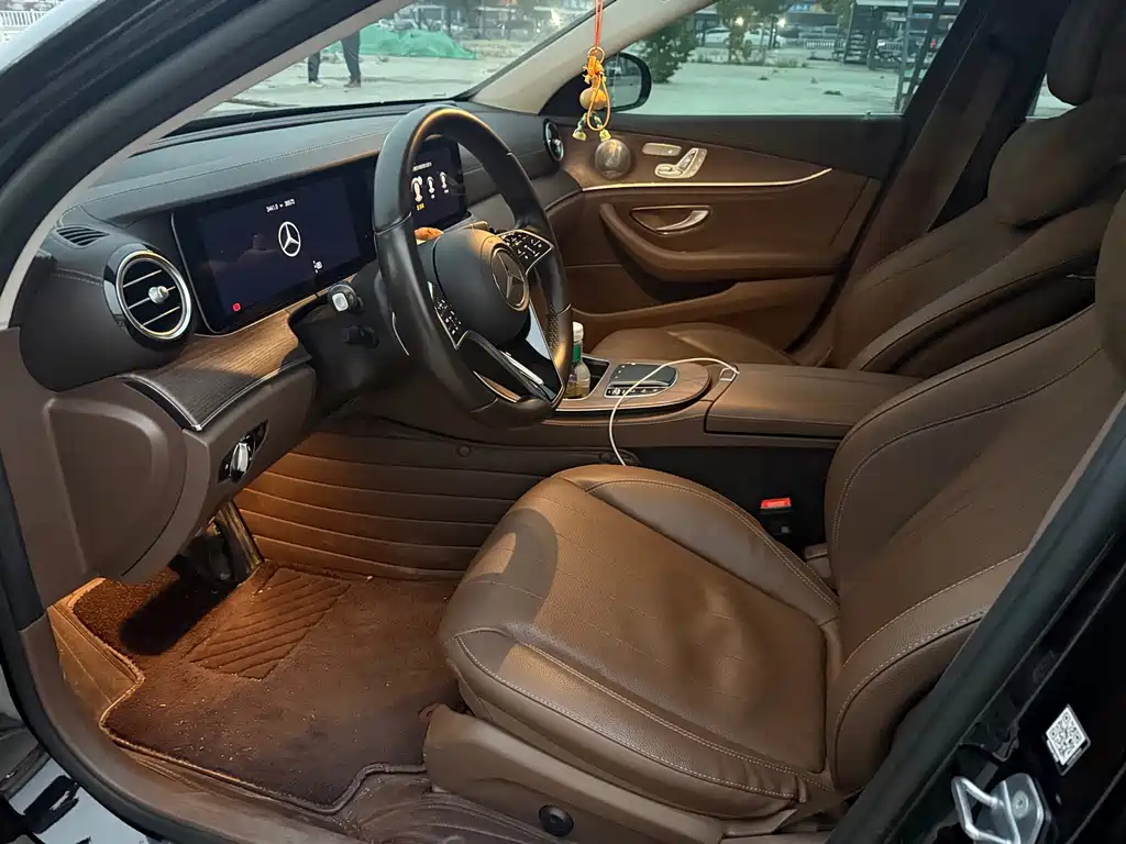 Mercedes-Benz E-Class — миниатюра 4