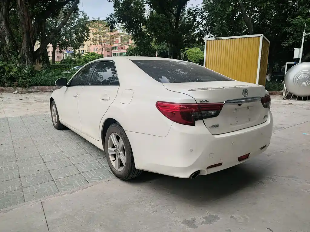 Toyota Reiz — миниатюра 5
