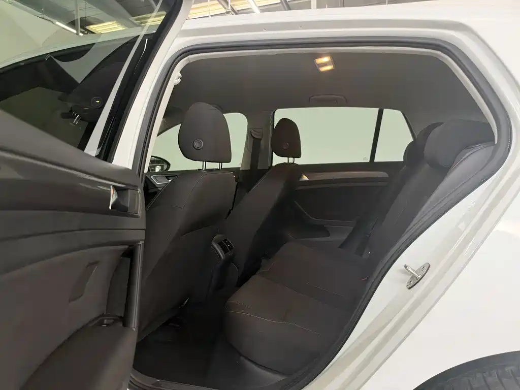Volkswagen Golf — миниатюра 6