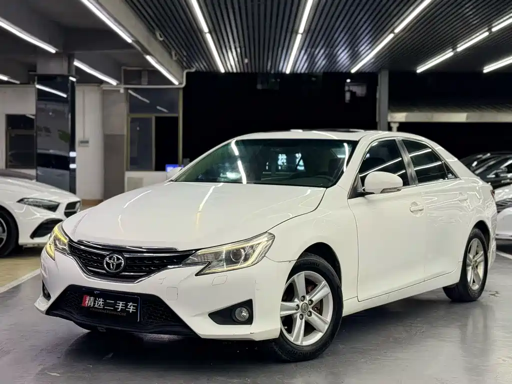 Toyota Reiz 2012