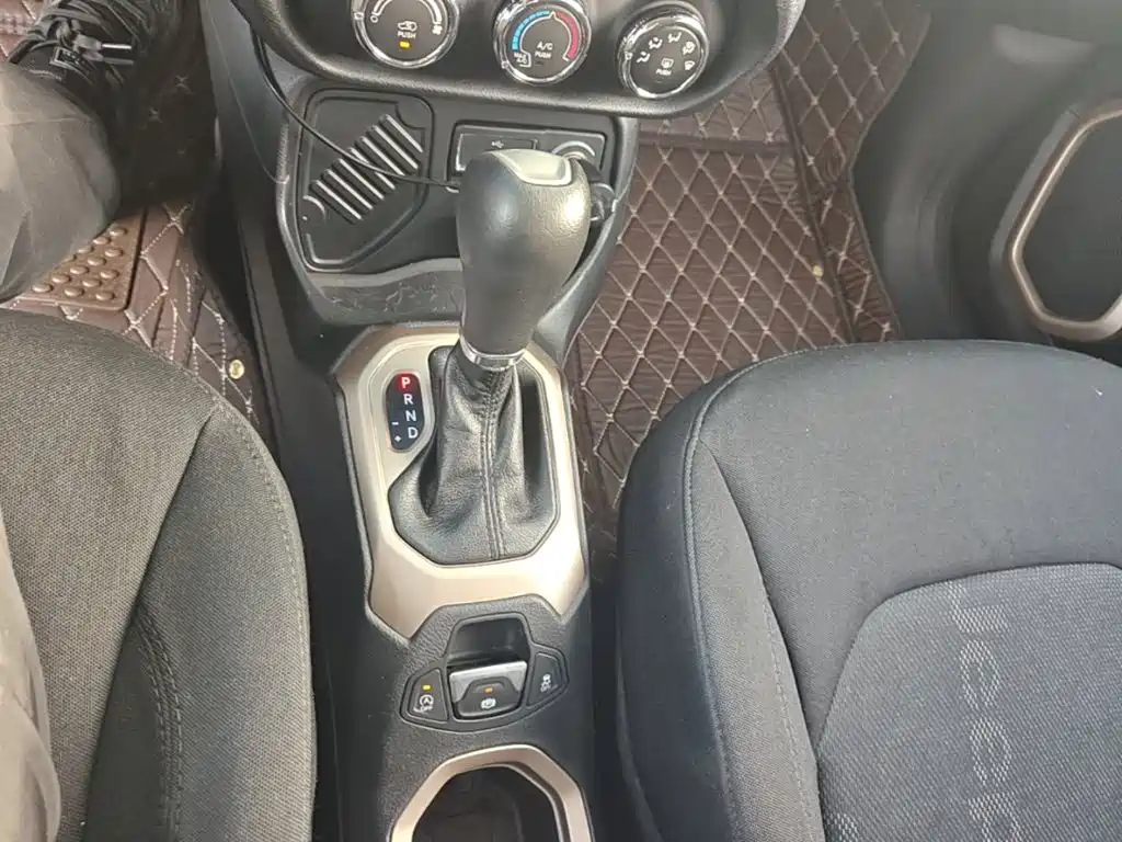 Jeep Renegade — миниатюра 14