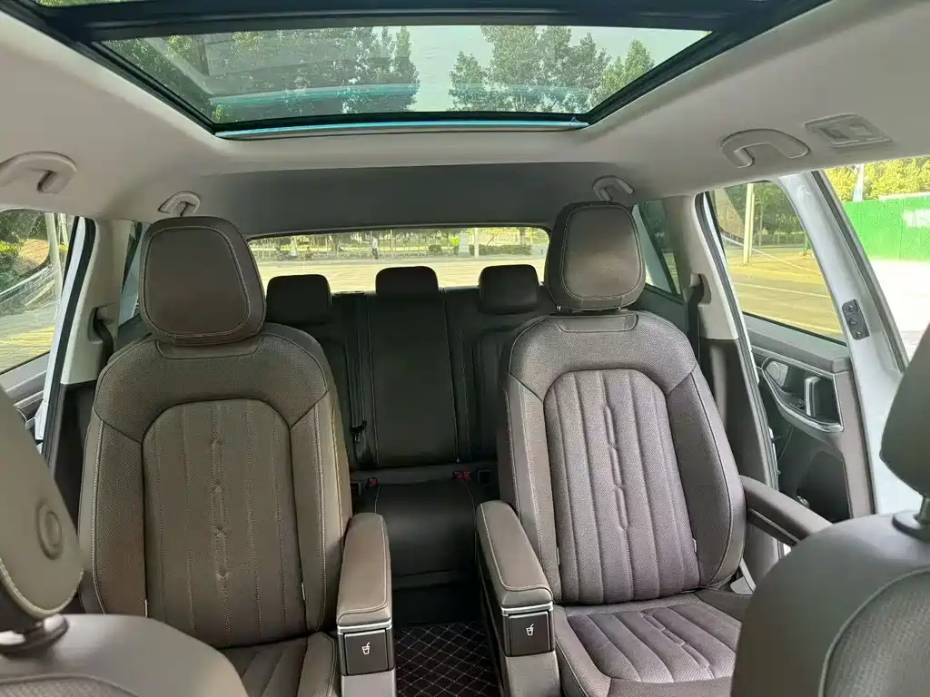 Volkswagen Viloran 330TSI Luxury Edition, фото 7