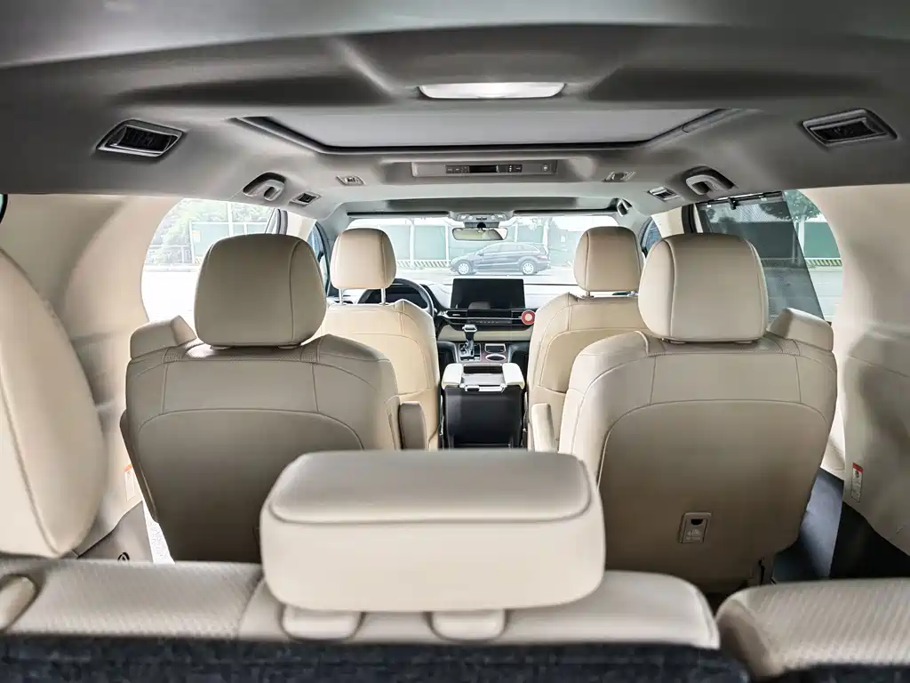 Toyota Granvia — миниатюра 19