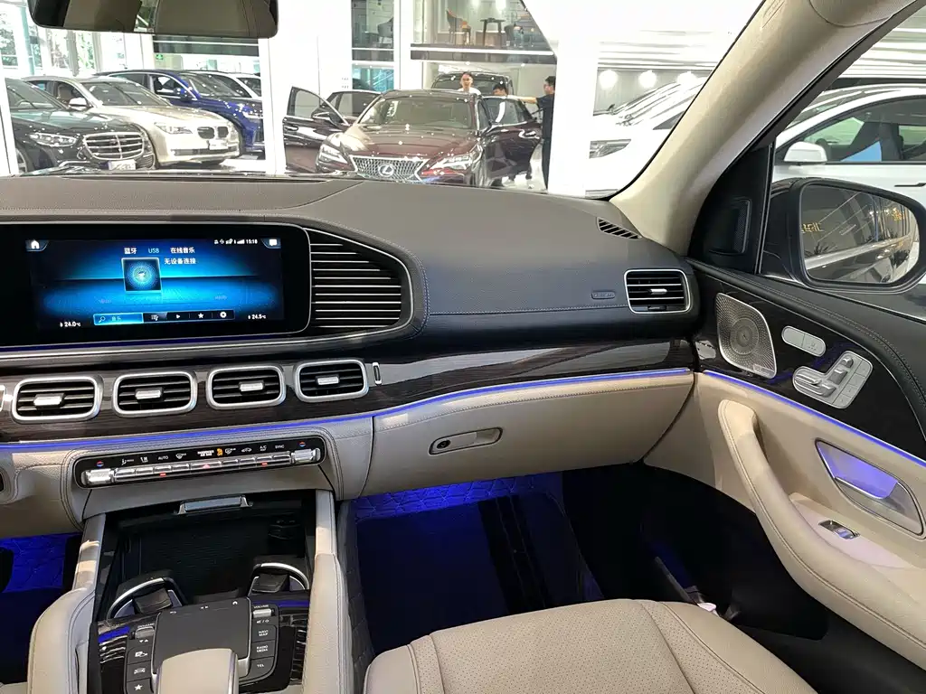 Mercedes-Benz GLS — миниатюра 7