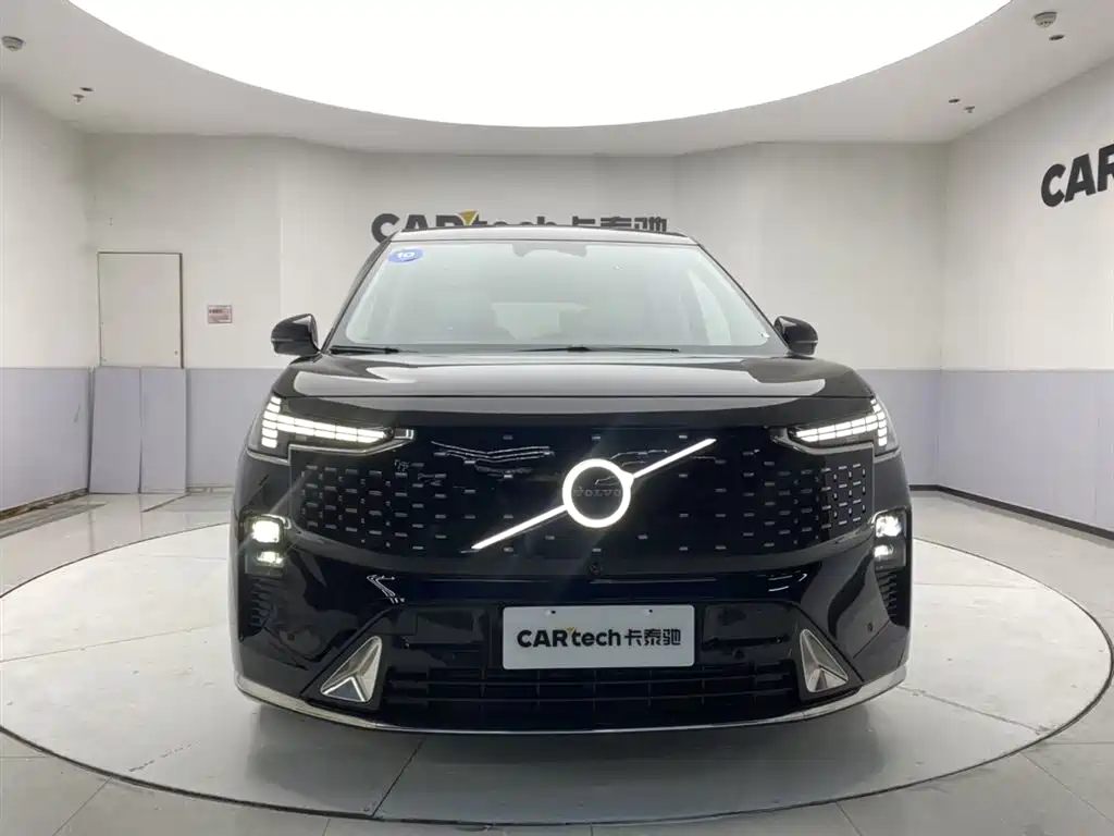 Volvo EM90 2025 Ultra мест