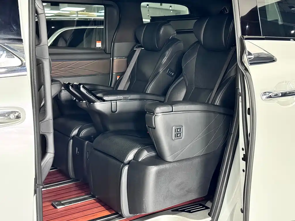 Toyota Alphard — фотографии объявления, Фото 28