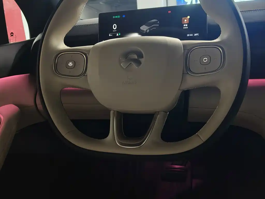 NIO ES6 — миниатюра 10