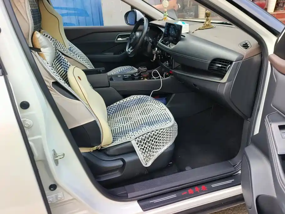 Nissan X-Trail — миниатюра 8