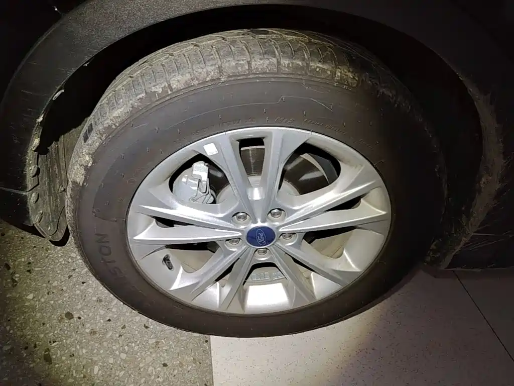 Ford Kuga — миниатюра 23