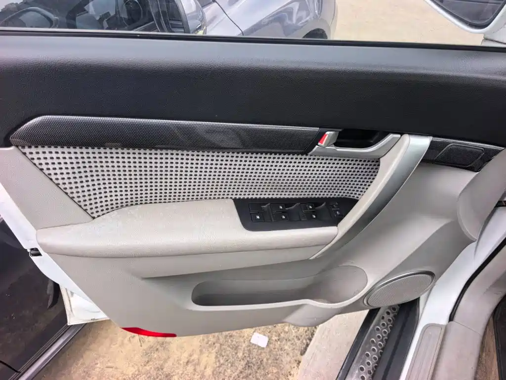 Chevrolet Captiva — миниатюра 6
