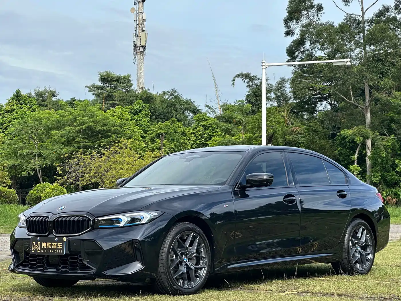 宝马3系 2025款 330Li 尊享型 M运动曜夜套装 2025