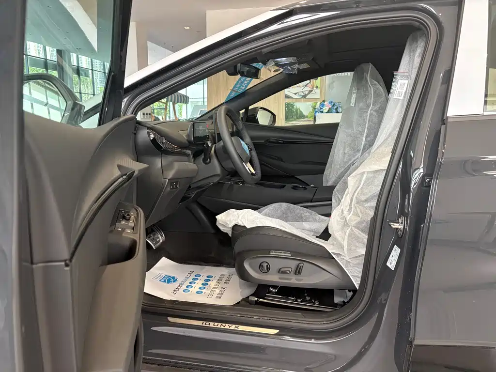 Volkswagen 06 2025 Pure