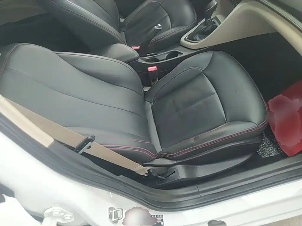 Buick Excelle — миниатюра 25