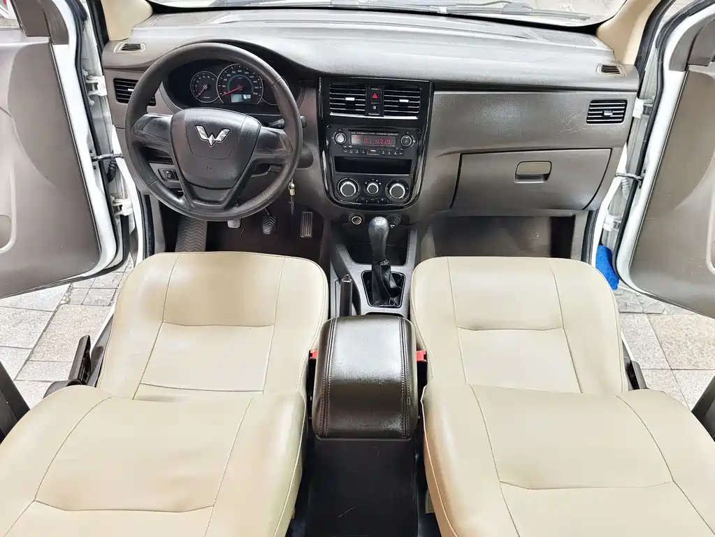 Wuling RongguangV V 2015 1.2L