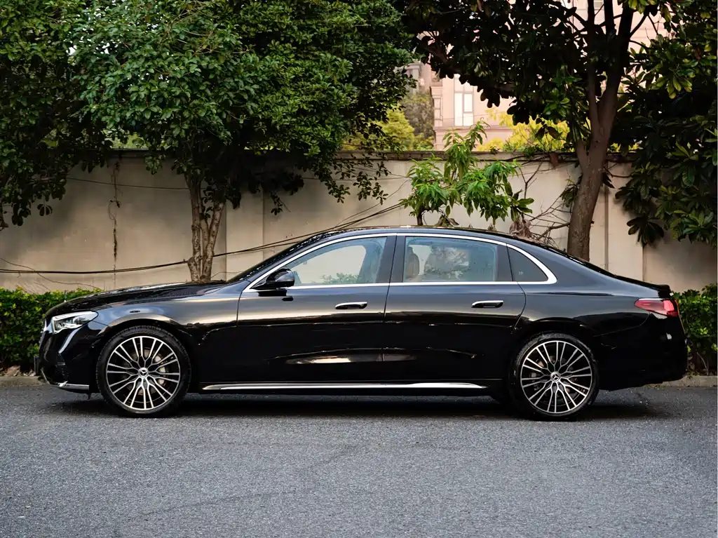 Mercedes-Benz E-Class — миниатюра 3