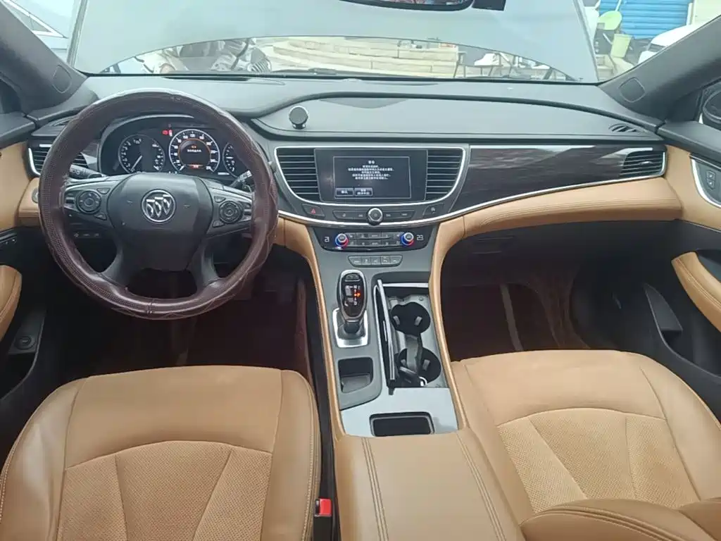 Buick LaCrosse — миниатюра 10