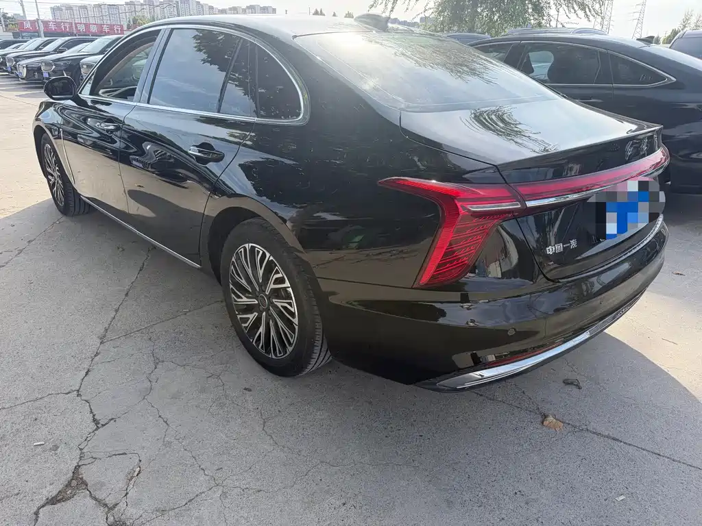 Hongqi Hongqi H5 — миниатюра 4
