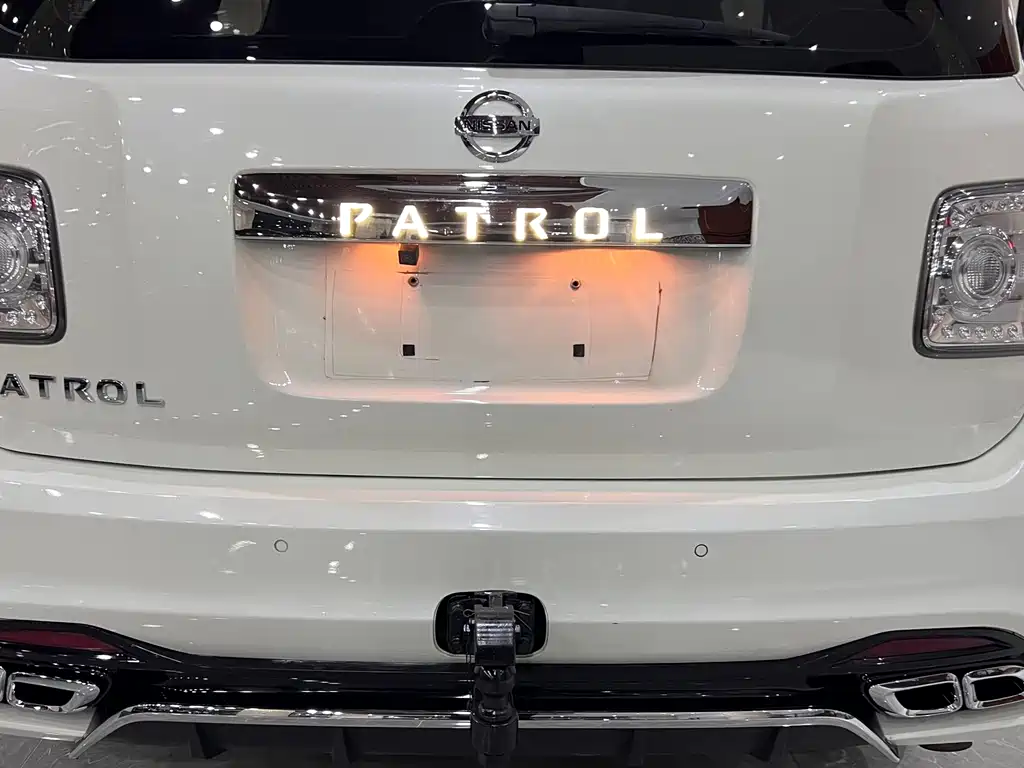 Nissan Patrol — миниатюра 14