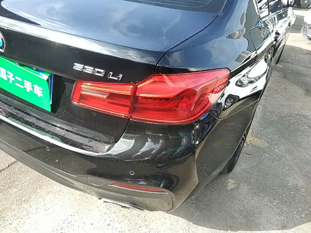 BMW 5 Series — миниатюра 8