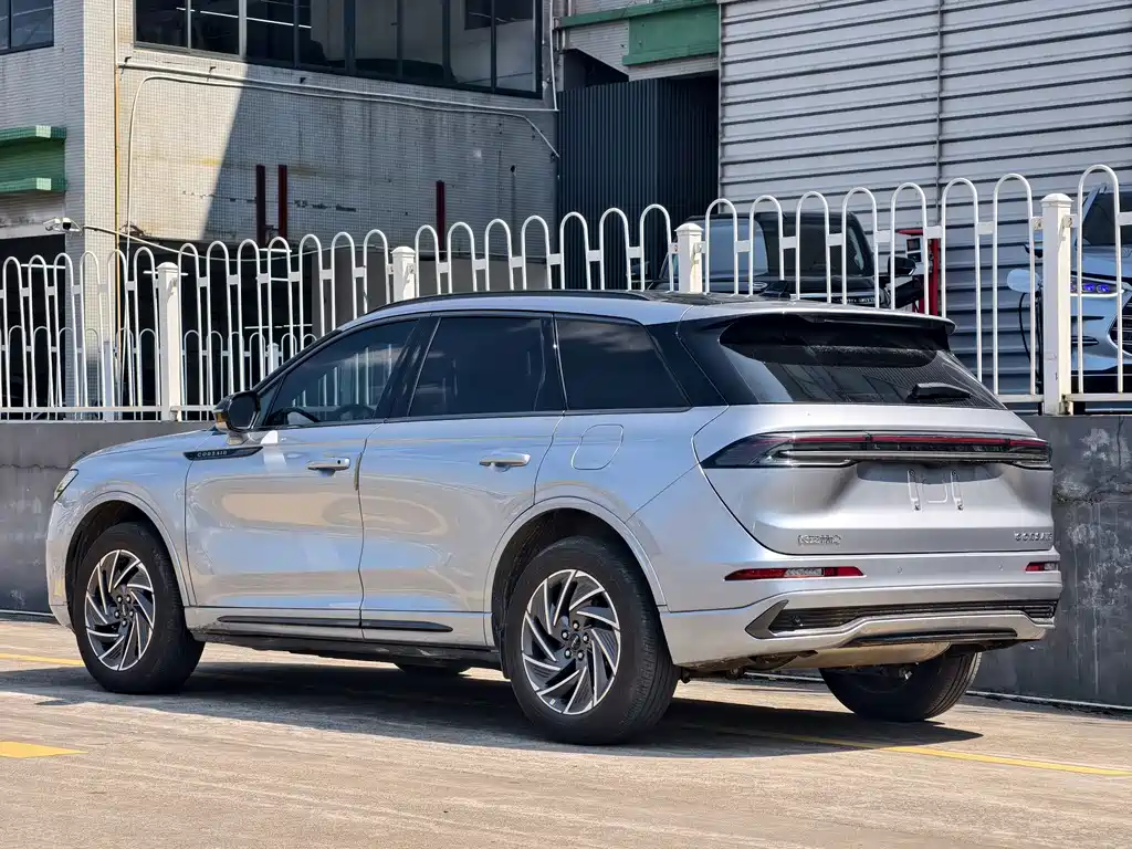 Lincoln Corsair — миниатюра 3