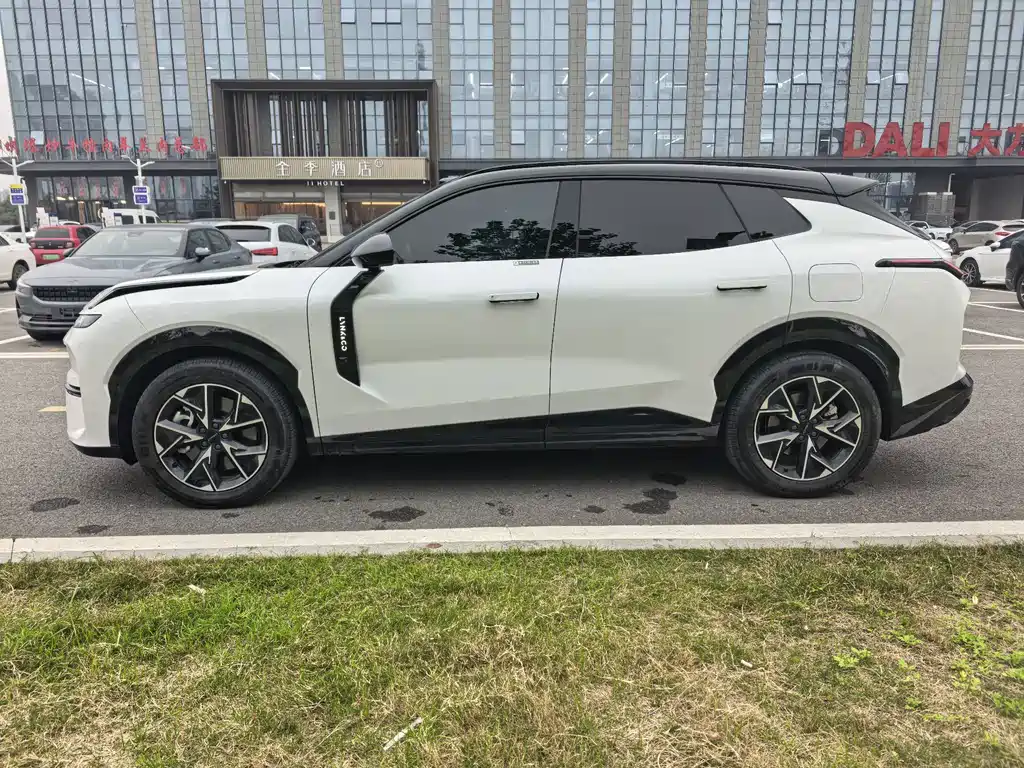 Lynk & Co 08 EM-P — миниатюра 15